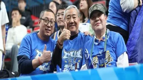 国少教头上村健一：三度十字韧带断裂仍坚毅，尽显硬汉本色！